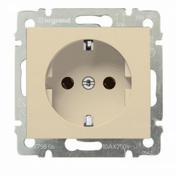 Розетка электрическая с крышкой и шторками Legrand Valena 774322 (слоновая кость)