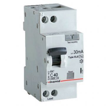 Автомат дифференциальный 1P+N Legrand RX3 AC-C10/0.03, номинальный ток 10А Автомат дифференциальный 1P+N Legrand RX3 AC-C10/0.03, номинальный ток 10А